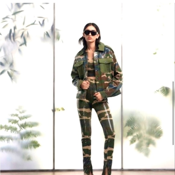adidas Pants - Adidas × Ivy Park Trail Sequin camo Pants size small camouflage leggings
